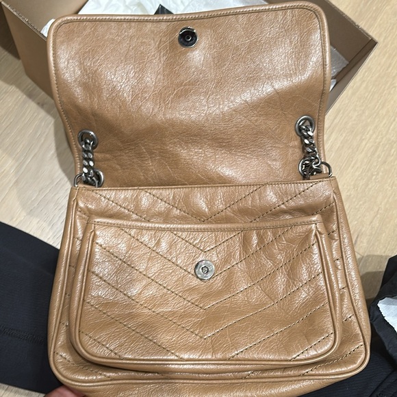 YSL Saint Laurent Niki Bag MediumChevron Neutral Pristine Condition original box - Picture 8 of 14